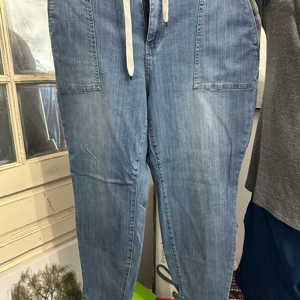 Judy Blue Boyfriend Jeans in Classic Blue